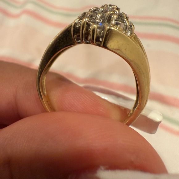 14k solid gold ring with natural diamonds - Picture 4 of 7